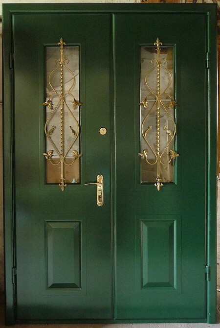 Двопільні двері.