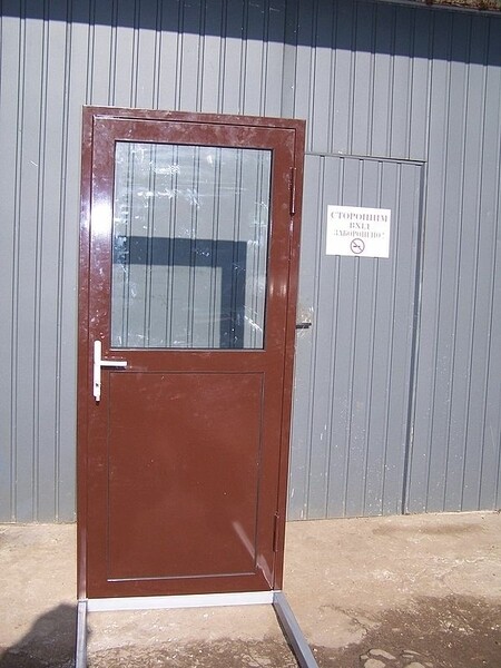 двері одностворчасті