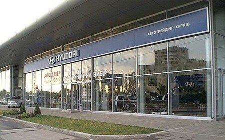 Автоматические двери Geze: линейные - 8 шт., телескопические - 2 шт., автоматические двери типа `гармошка` - 4 шт.