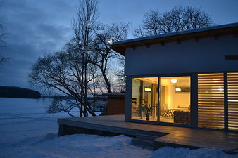 Единое пространство дома с террасой &mdash; Window Holding