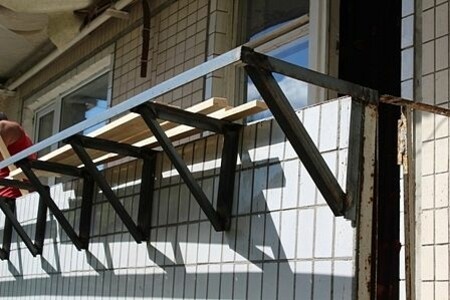 Вынос балкона по подоконнику в 96-й серии дома