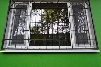 Окно в гостинной, вид с улицы &mdash; Zasteklym Vse