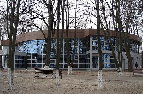 Борисполь. Развлекательный центр. Остекление, вентилируемый фасад. Фото завершенного объекта.